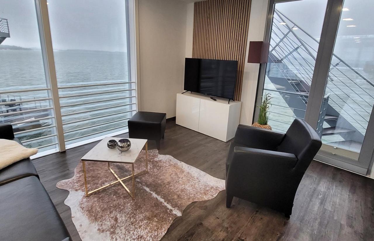 Schwimmendes Ferienhaus Sky Elsterheide ภายนอก รูปภาพ