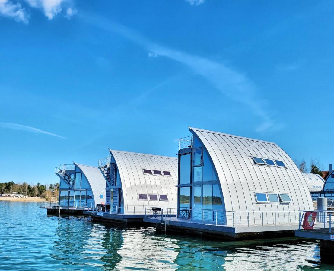 Schwimmendes Ferienhaus Sky Elsterheide ภายนอก รูปภาพ